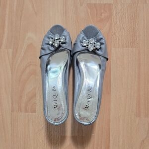 BNWOT grey silver sparkle kitten heel jewelled slip on high heeled shoes size 36